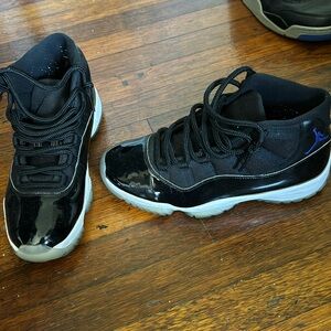 Barely worn space jam 11